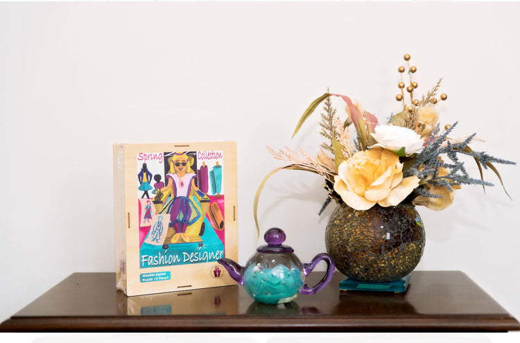 Community Helper: Fiona the Fashion Designer (Wooden Puzzles)